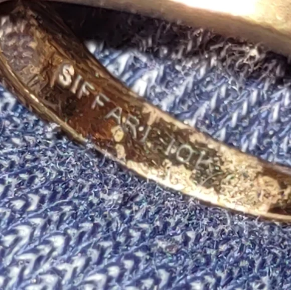 DIAMOND 10k solid gold 3 stone ring - Picture 7 of 8